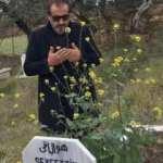 Mehmet Şef babasının mezarında! Babam 98 gün oldu ayrılalı