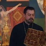 Kilise saldırısında yaralanmıştı! Yunan papaz komadan &ccedil;ıktı