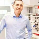 Hayat ne zaman normale dönecek? Aşıyı bulan Türk profesör açıkladı