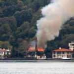 Mahalle sakinleri yanan Tarihi Vanik&ouml;y Camii'ni anlattı