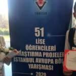 Öğrencilerinin hayalleri için gece gündüz didiniyor