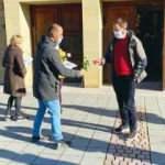 Utan Avrupa! Müslümanlardan ırkçılığa karşı gül..