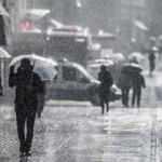 Batıda sıcaklık artıyor! 2 bölgede sağanak!