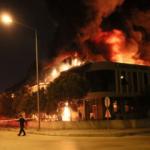 Son dakika: İzmir'de korkutan yangın: &Ccedil;ok sayıda itfaiye olay yerinde