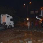 Aydın'da şiddetli yağış: Dere taştı, yol trafiğe kapandı