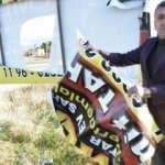 Kendisine ait tabelaları kesip atanların fotoğrafını &ccedil;ekene 10 bin TL &ouml;d&uuml;l veriyor