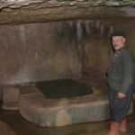 30 yıldır mağarada yaşıyor!