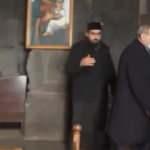 Ermeni rahip Paşinyan'ın elini sıkmayıp kiliseden kovdu