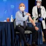 ABD'li Dr. Fauci: N&uuml;fusun y&uuml;zde 90'ının aşılanması gerekebilir