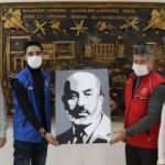 Afgan genç Mehmet Akif Ersoy sevgisini tabloya işledi