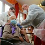 Almanya'da ilk Kovid-19 aşısı yapıldı