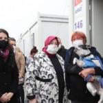 Bakan Sel&ccedil;uk, İzmir'de kurulan konteyner kenti ziyaret etti