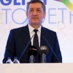 Bakan Sel&ccedil;uk'tan duygulandıran Mehmet Akif paylaşımı!