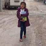 Canlı derslere katılmak için her gün 1 kilometre yürüyor