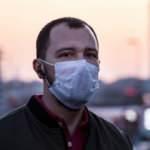 Maske takmak yüz felcine karşı koruyor!