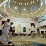 Suudi Arabistan'dan Cuma Hutbesi'ne Kovid-19 aşısı ayarı