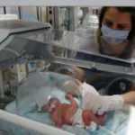 Annesi koronavirüsten vefat etti! Sezaryenle dünyaya gelen 32 haftalık bebek hayata tutunuyor