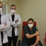 Tek yumurta ikizi doktorlar aynı hastanede koronayla mücadele ediyor!