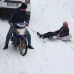 79 yaşındaki Mehmet dedenin 'motosikletli kızak' keyfi