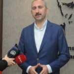 Bakan Gül: O cübbeyi giymedim ve giymeyeceğim!