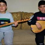 Görme engelli kardeşler azimleriyle örnek oluyor