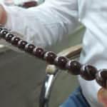 Dünyada sadece Elazığ'da çıkan vişne mermerinden Cumhurbaşkanı Erdoğan'a hediye tespih yaptılar