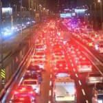 İstanbul'da kısıtlamanın başlamasına rağmen trafik yoğunluğu