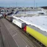 Sınırda 10 kilometre kuyruk oluşturan TIR şoförlerinin zor anları