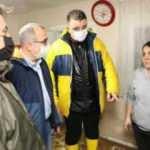 AK Parti heyeti sel felaketinin yaşandığı İzmir'de temaslarını s&uuml;rd&uuml;rd&uuml;