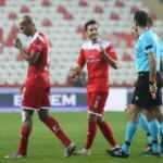 Antalyaspor: "Türkiye'de maç yönetmesin"