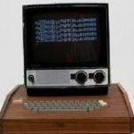 Apple'ın ilk bilgisayarı 10 milyon 658 bin TL'ye satışa çıkarıldı