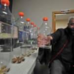 Bursa'da yaşayan 45 yaşındaki Tarkan Kurt günde 10 litre soğuk çay içiyor!