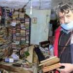 İzmir'deki felakette 35 bin kitabı sele kapılan sahaf için kitap destek kampanyası başlatıldı