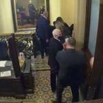 ABD'deki kongre baskınında g&ouml;zden ka&ccedil;an ayrıntı: N&uuml;kleer kodlar tehlike altındaydı!