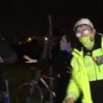 Kısıtlamayı delen alkoll&uuml; s&uuml;r&uuml;c&uuml; kaza yaptı, polislerin &uuml;zerine y&uuml;r&uuml;d&uuml;