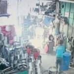 Feci ölüm kamerada! Yağ varilini açmaya çalışırken bir anda patladı
