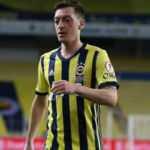Fenerbahçe'de Caner ve Mesut Özil kararı!