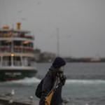 Deniz ulaşımına kar ve fırtına engeli