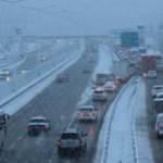 İstanbul'da kar aniden bastırdı: Trafik kilitlendi!