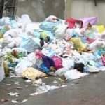 İstanbul Maltepe sokaklarında çöp dağları yükselmeye başladı!