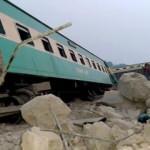 Pakistan'da yolcu treni raydan çıktı: 1 ölü, 40 yaralı