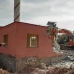 40 yıllık cami yenilenmek üzere yıkıldı
