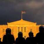 Atina karıştı! Yunanistan halkı sokağa döküldü! Çatışmalar yaşanıyor