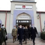 Bakan Akar, Romanya'da Türk şehitliğini ziyaret etti
