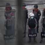 Myanmar polislerinden itiraf: Giderek sertleşiyor