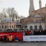 Türkiye Gençlik Vakfı kabulünün 100.yılında Ayasofya'nın önünde İstiklal Marşı okudu!
