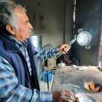 Van Erciş'te kalaycılık mesleğinin son temsilcisi! Tek başına ayakta tutmaya çalışıyor