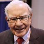 Warren Buffett 90 yaşında 100 milyar dolar servete ulaştı