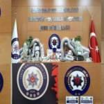 İzmir&rsquo;de ardı ardına uyuşturucu baskınları: 29 kişi tutuklandı