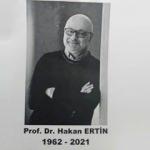 Metroda kalp krizi geçiren profesör hayatını kaybetti